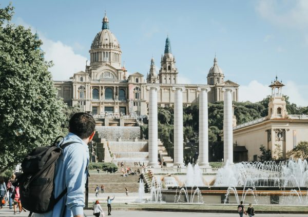 Qué hacer al llegar a España pasos esenciales para inmigrantes en 2026
